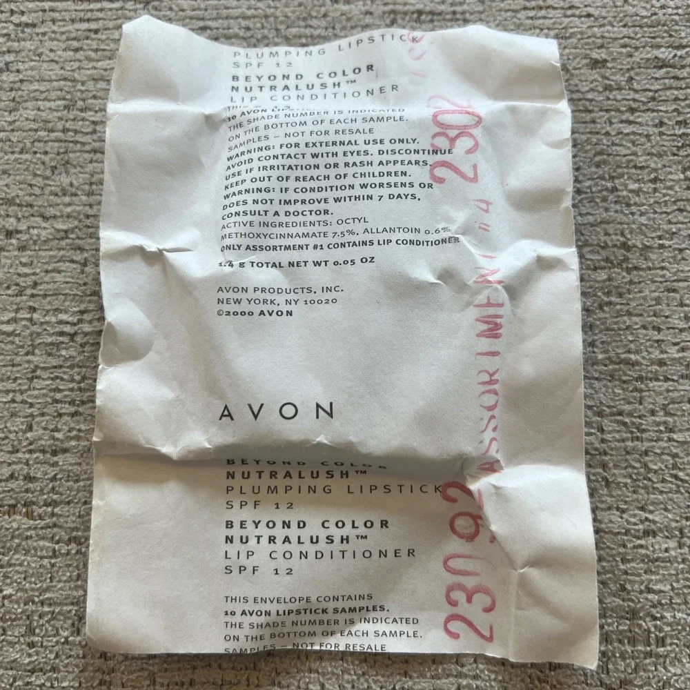 Vintage 2000 Avon Beyond Color Nutralush Plumping Lipstick SPF 12 Samples 10pc